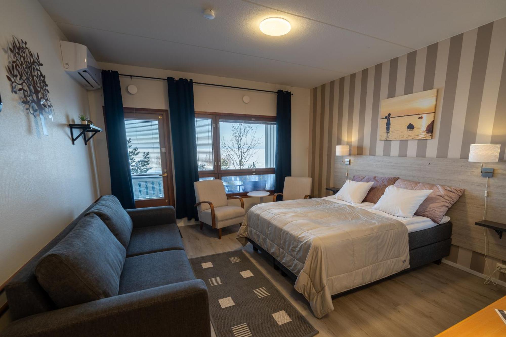 Hotel Lokkilinna Kalajoki Exteriör bild